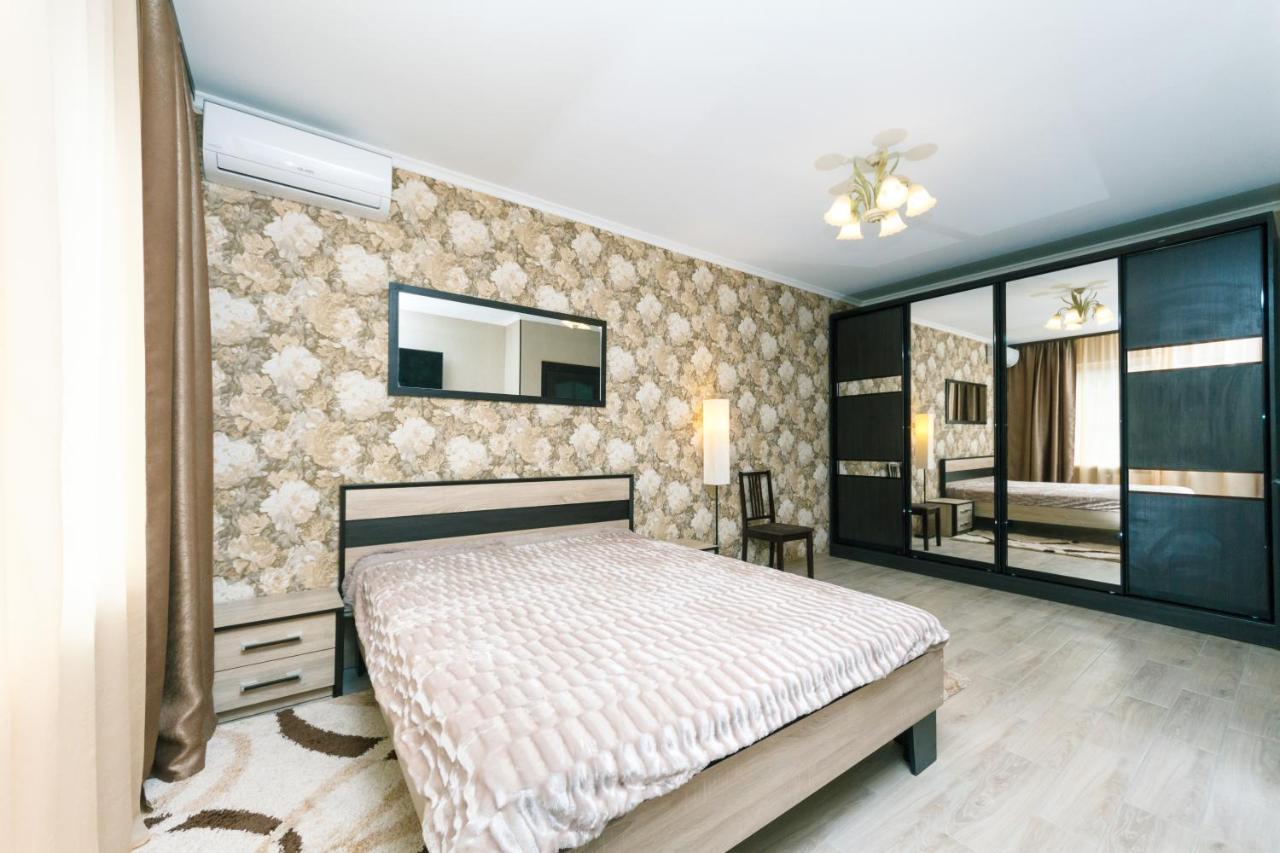 Poznyaky Apartments Patriotika Κίεβο Εξωτερικό φωτογραφία