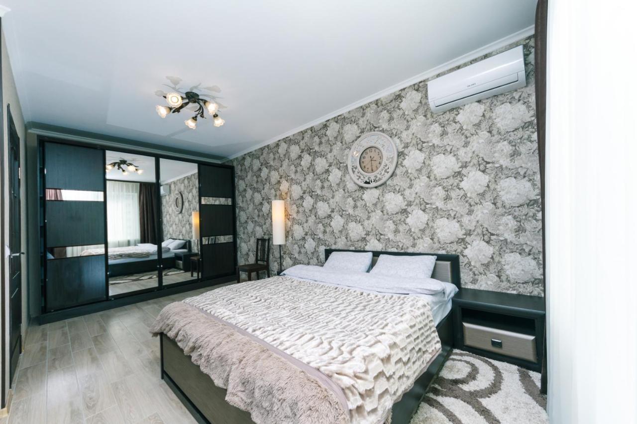 Poznyaky Apartments Patriotika Κίεβο Εξωτερικό φωτογραφία