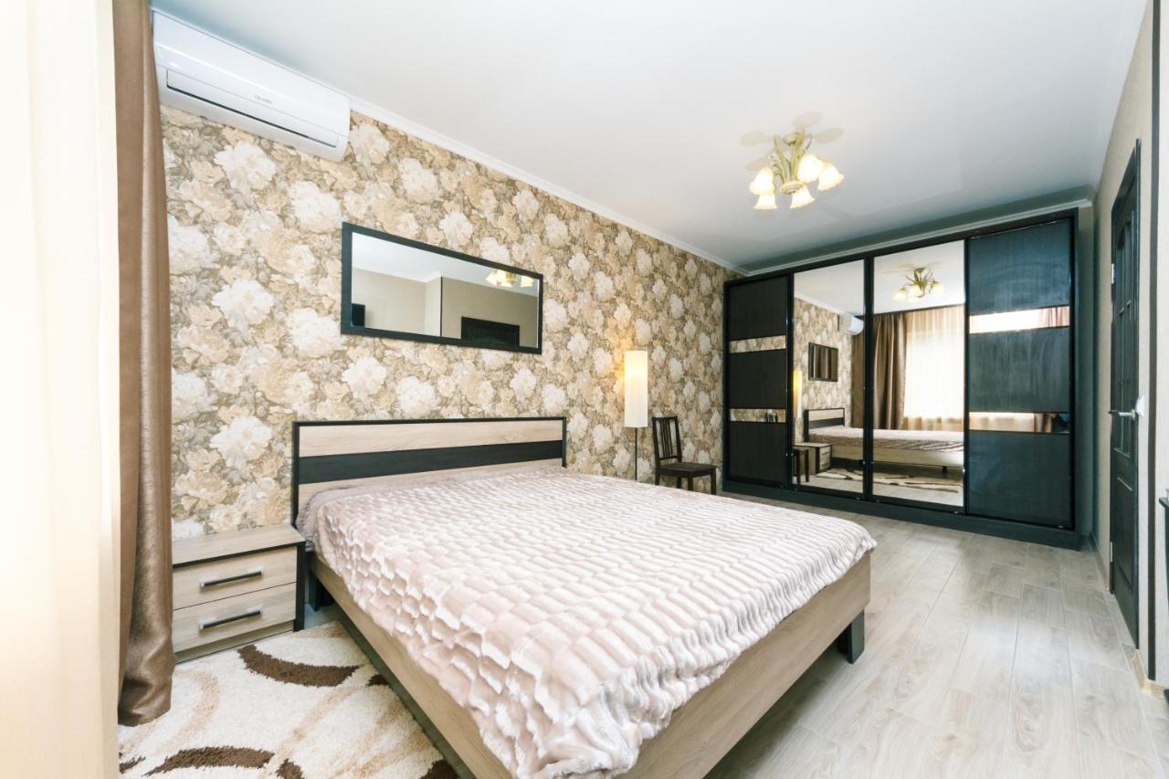 Poznyaky Apartments Patriotika Κίεβο Εξωτερικό φωτογραφία